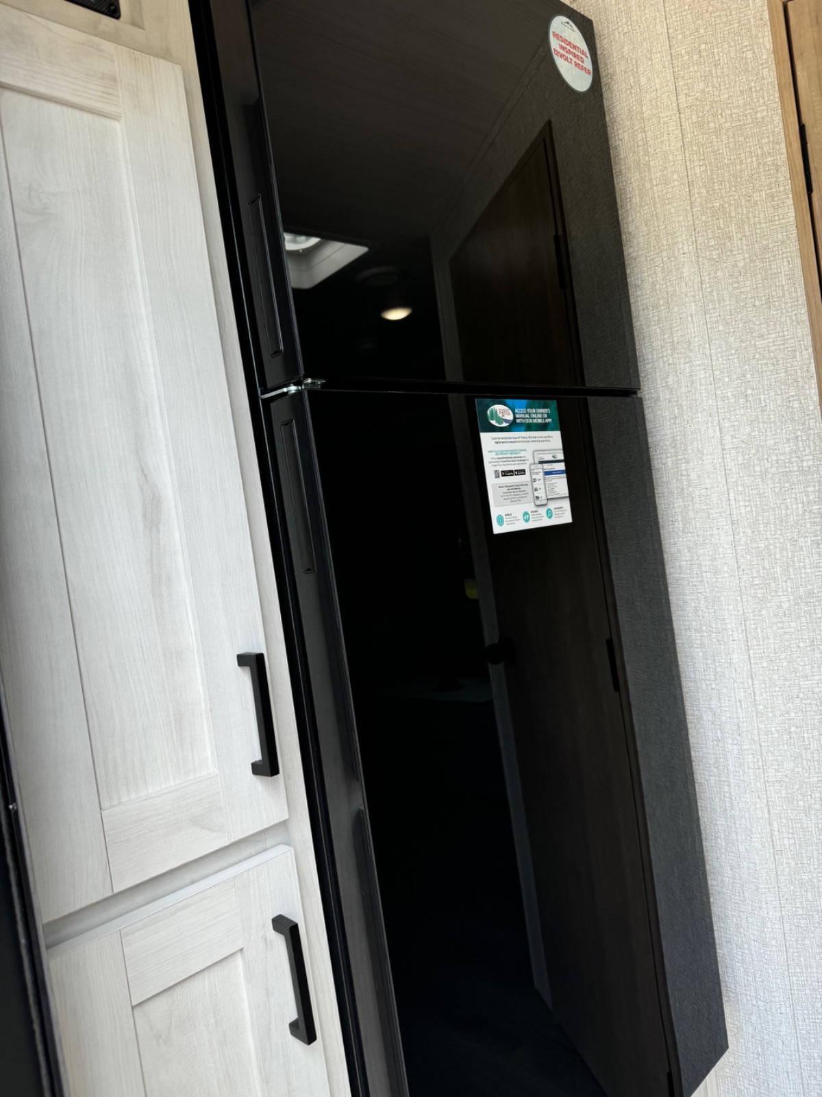 Travel trailer, photo 13 of 26