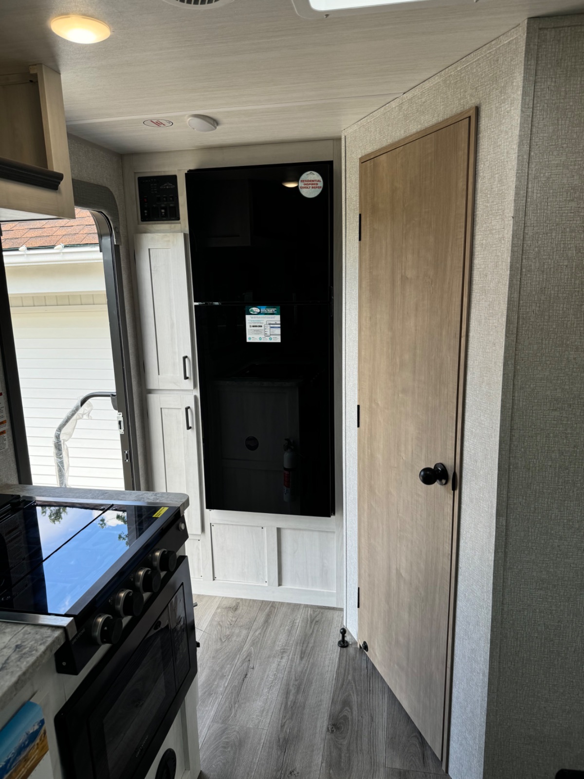 Travel trailer, photo 14 of 26